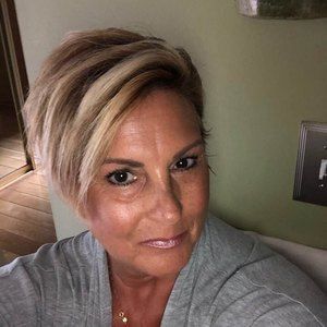 Meet your Posher, Debra